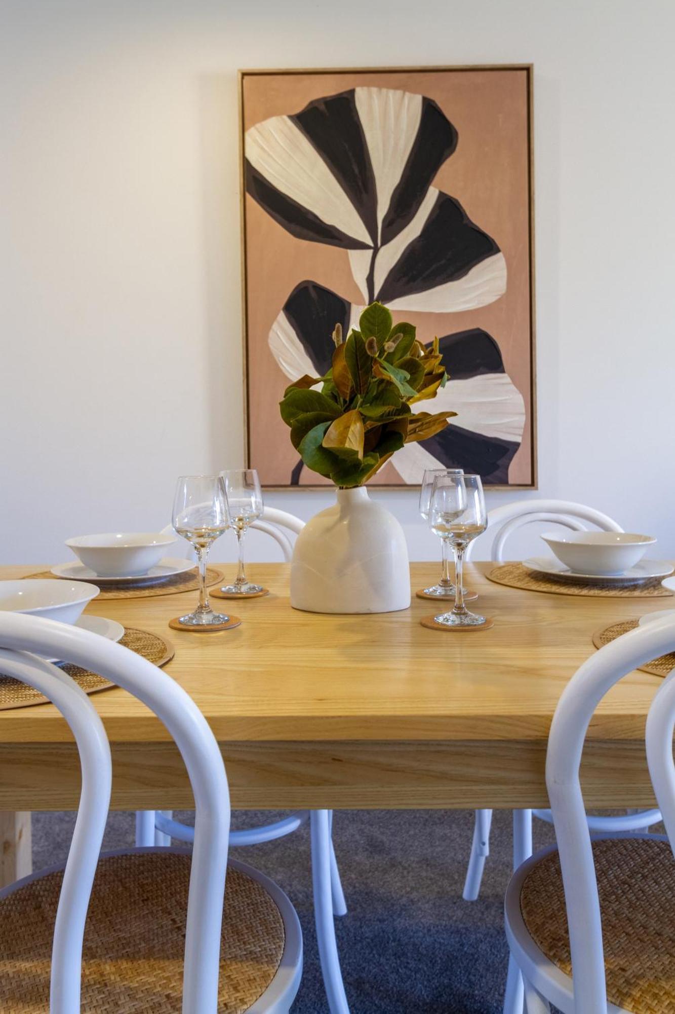 Chic 2-Bed Gem: Trust Arena Proximity - West Akl Apartment โอ๊คแลนด์ ภายนอก รูปภาพ