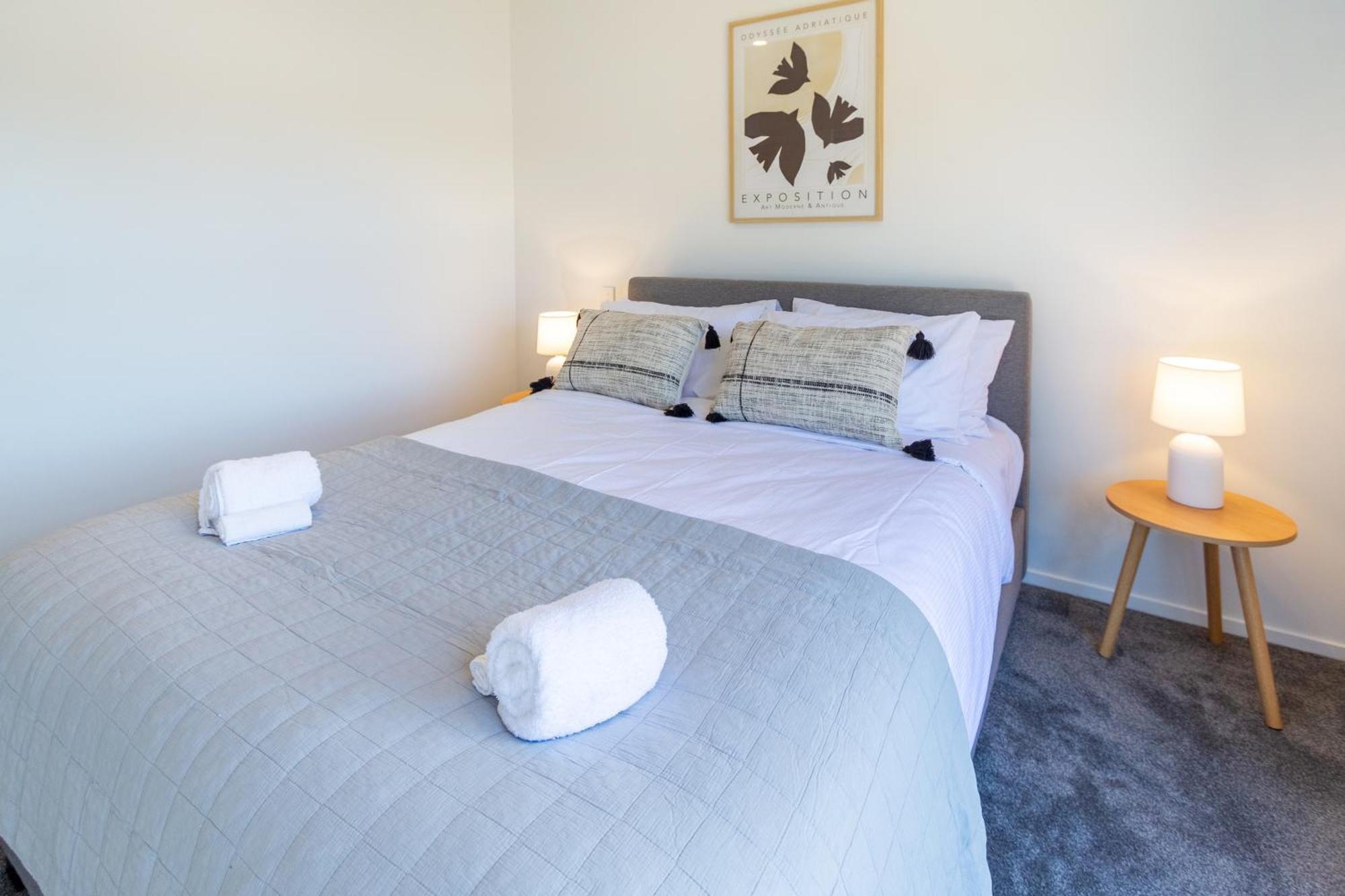 Chic 2-Bed Gem: Trust Arena Proximity - West Akl Apartment โอ๊คแลนด์ ภายนอก รูปภาพ